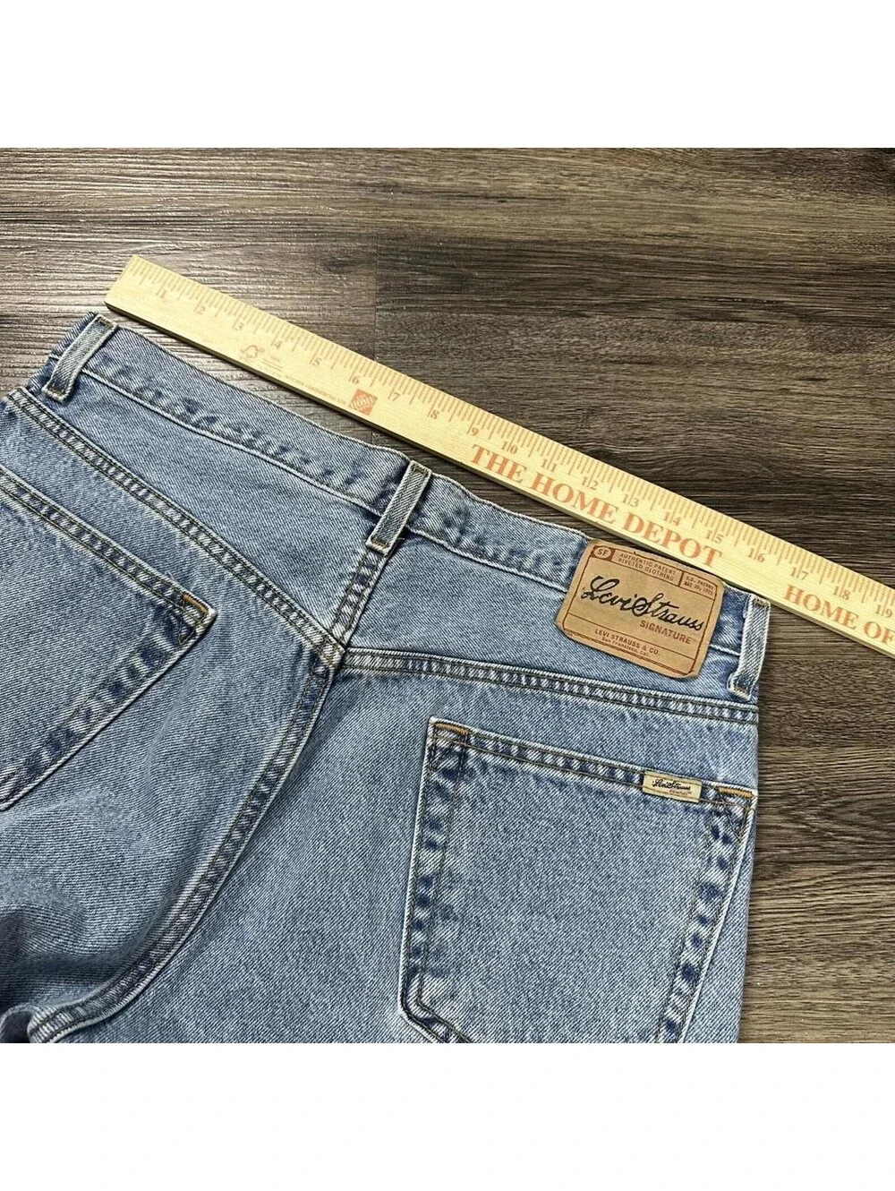 Vintage 90s Levi Strauss blue denim straight fit jeans  34x30